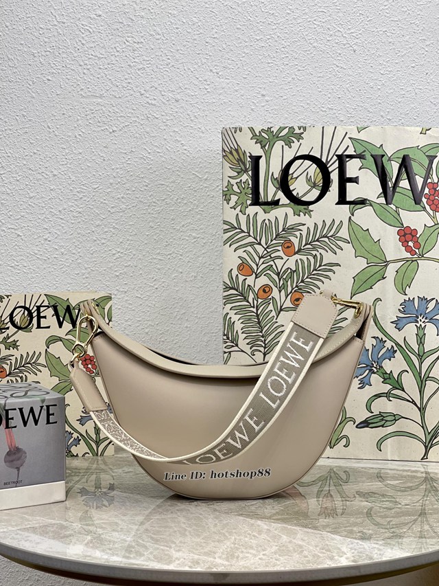 Loewe專櫃同步2022最新款Luna半月形Hobo手袋 羅意威全皮字母肩帶小號月亮包 型號10193 lyw1449